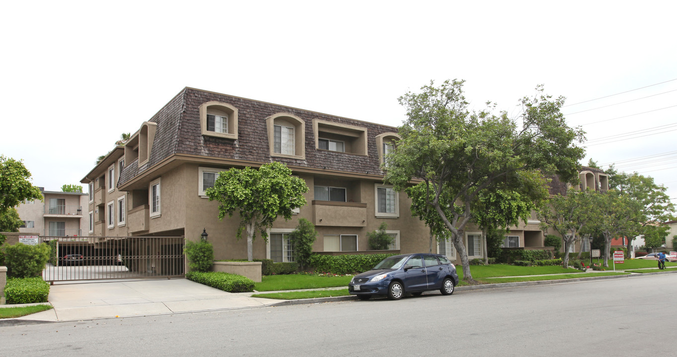 St. Francis Court South in San Gabriel, CA - Building Photo