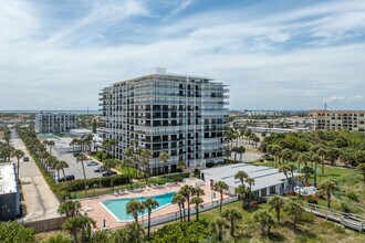 2100 Tower Condominium in Cocoa Beach, FL - Foto de edificio - Building Photo