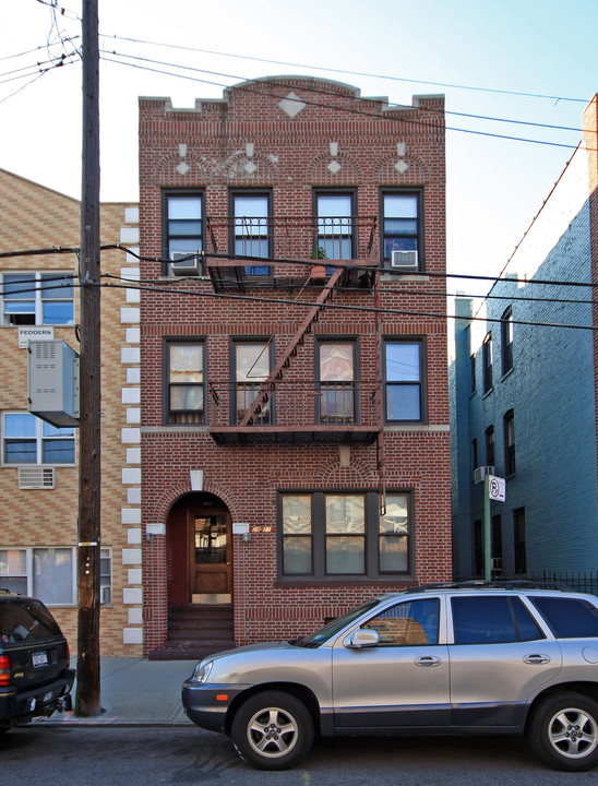 28-21 37th St in Long Island City, NY - Foto de edificio