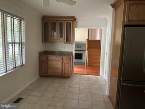 2505 Rocky Branch Rd in Vienna, VA - Building Photo - Building Photo