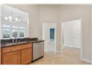 670 Town Center Dr in Newport News, VA - Building Photo - Building Photo