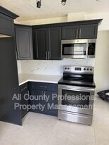 17345 NW 18th Ave in Miami Gardens, FL - Building Photo