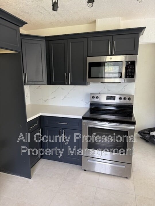 17345 NW 18th Ave in Miami Gardens, FL - Building Photo