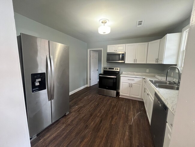 201 Robin Hood Rd NE in Rome, GA - Building Photo - Building Photo