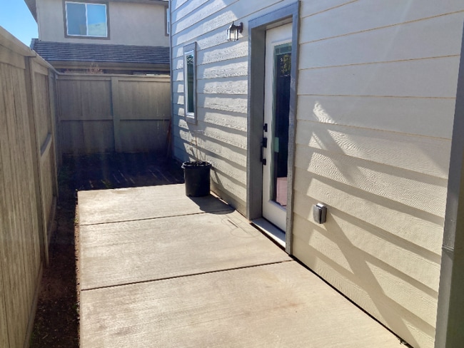 2216 1/2 Motta St in Woodland, CA - Building Photo - Building Photo