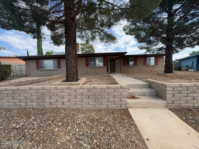 property at 3733 Sparrow Dr