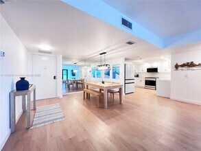 5100 N Ocean Blvd in Lauderdale-by-the-Sea, FL - Building Photo - Building Photo