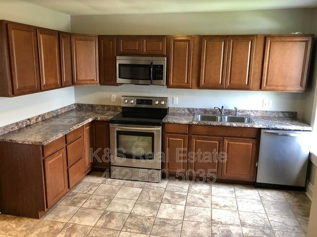 230 Magazine St in Carnegie, PA - Building Photo - Building Photo