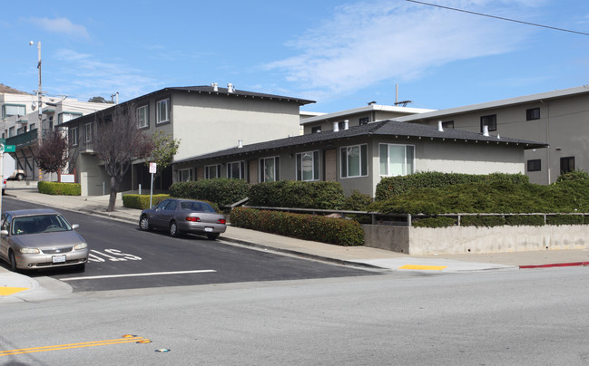 300 Locust Ave in South San Francisco, CA - Foto de edificio - Building Photo