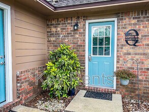 1238 Tate Rd in Gonzalez, FL - Building Photo - Building Photo