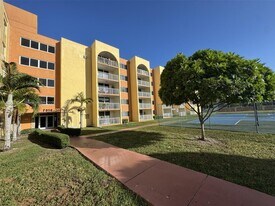 7010 NW 186th St in Hialeah, FL - Building Photo