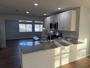 1327 Bethany Ln in Fort Wayne, IN - Building Photo - Building Photo