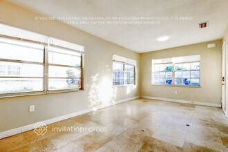 4850 San Pablo Pl in Tampa, FL - Foto de edificio - Building Photo