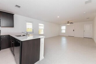 3104 Helix Bay Dr in Crandall, TX - Building Photo - Building Photo