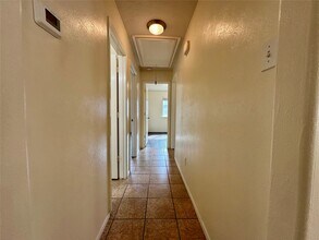 7271 Caracara Dr in Houston, TX - Foto de edificio - Building Photo