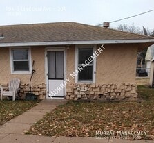 204 S Lincoln Ave in Fremont, NE - Building Photo