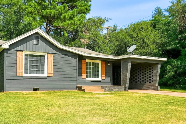 property at 1522 N Shawnee