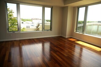 10-40 Nouvelle Way in Natick, MA - Building Photo - Building Photo