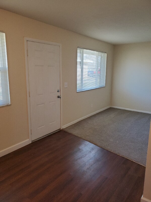 2838 Joyce Ave-Unit -APT B in Columbus, OH - Foto de edificio - Building Photo