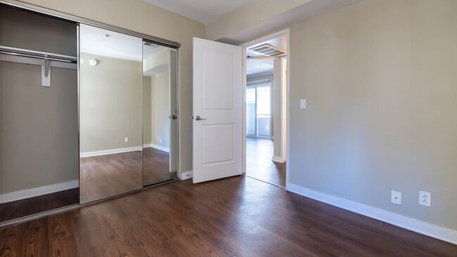 Vantage Hollywood in Los Angeles, CA - Building Photo - Building Photo