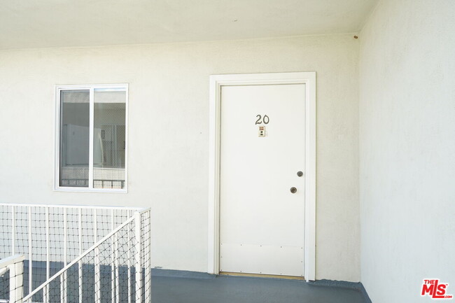 440 Raymond Ave in Santa Monica, CA - Building Photo - Building Photo