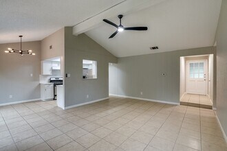 12103 Grey Rock Ln in Austin, TX - Building Photo - Building Photo