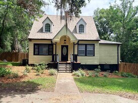 212 Barbourville Dr in Tallahassee, FL - Building Photo