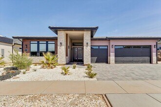 2028 Grand Teton Rd in Hurricane, UT - Building Photo - Building Photo