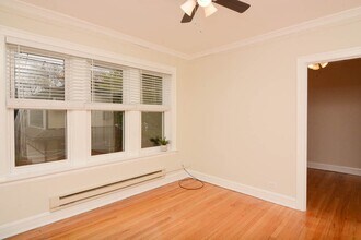 1425 W Hutchinson St, Unit J09P in Chicago, IL - Foto de edificio - Building Photo