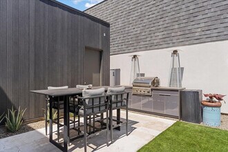 1329 E Pomelo Grove Ln in Phoenix, AZ - Building Photo - Building Photo