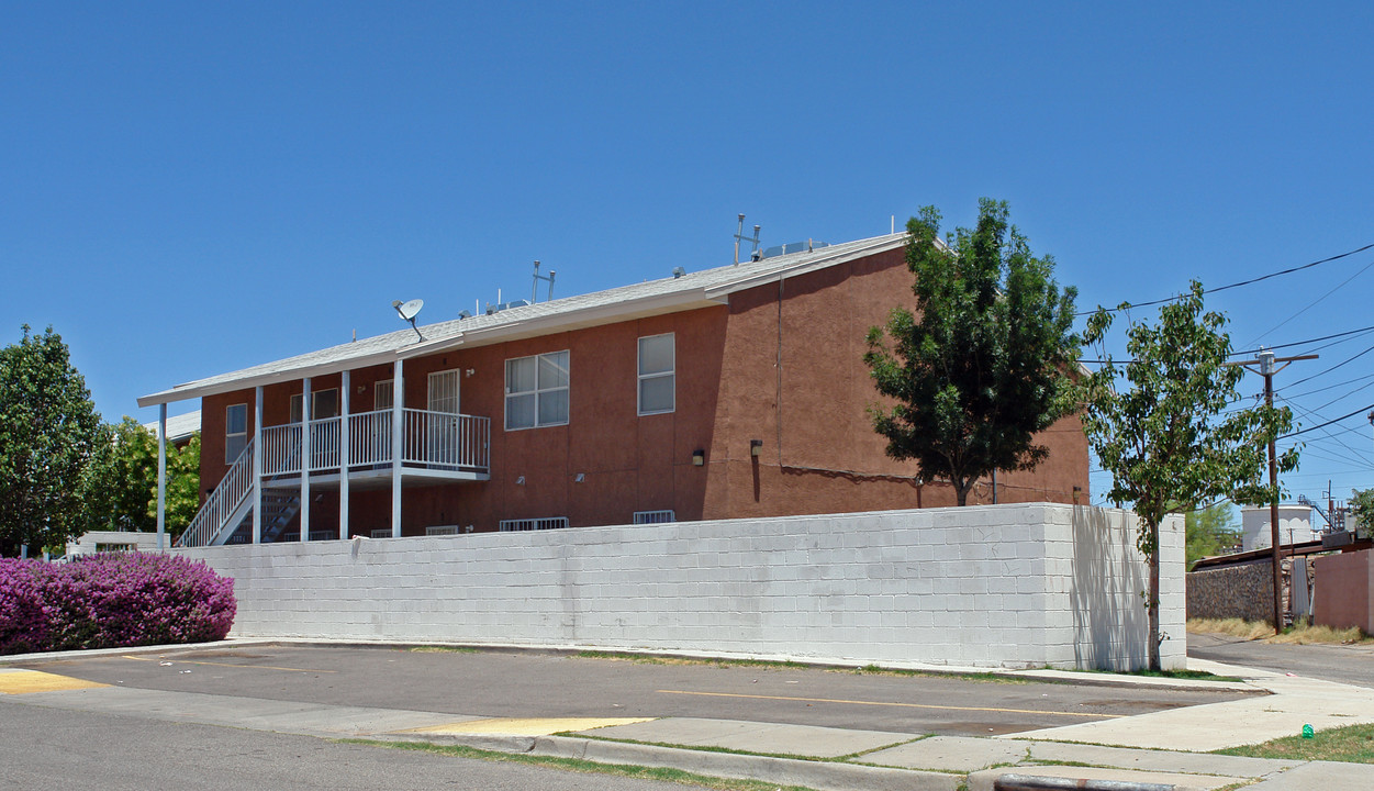 6719 Sambrano Ave in El Paso, TX - Building Photo