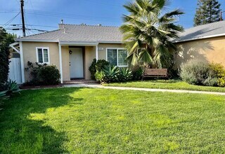 8157 Yarmouth Ave in Reseda, CA - Building Photo - Building Photo