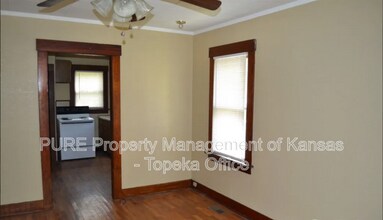 1827 SW Cherokee St in Topeka, KS - Building Photo - Building Photo
