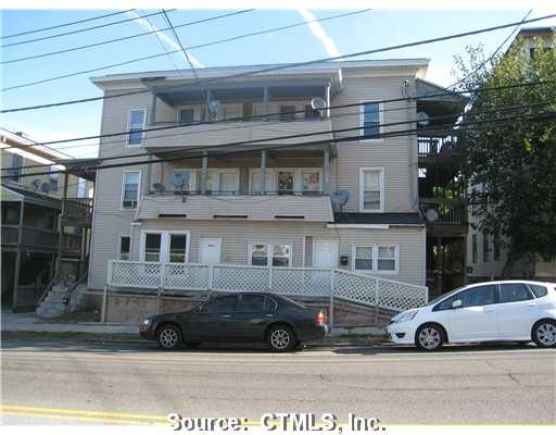 191-193 Howe St in Shelton, CT - Building Photo - Building Photo