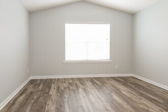 652 New Stock Dr in Hopkins, SC - Building Photo - Building Photo