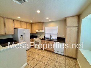 15754 San Roque Rd in Fontana, CA - Building Photo - Building Photo
