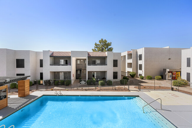 Tides on West Dunlap in Phoenix, AZ - Foto de edificio - Building Photo