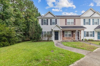 5010 Banister Loop in Jacksonville, NC - Building Photo - Building Photo