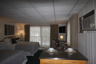 5712 Shanty Creek Rd in Bellaire, MI - Building Photo - Building Photo