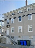 1019 N Main St in Fall River, MA - Building Photo