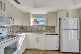 714 111th Ave N in Naples, FL - Building Photo - Building Photo