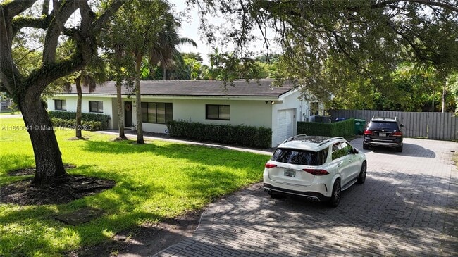7340 SW 105th Terrace in Miami, FL - Foto de edificio - Building Photo