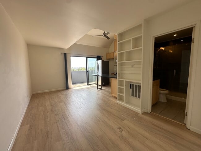 property at 3 Embarcadero W