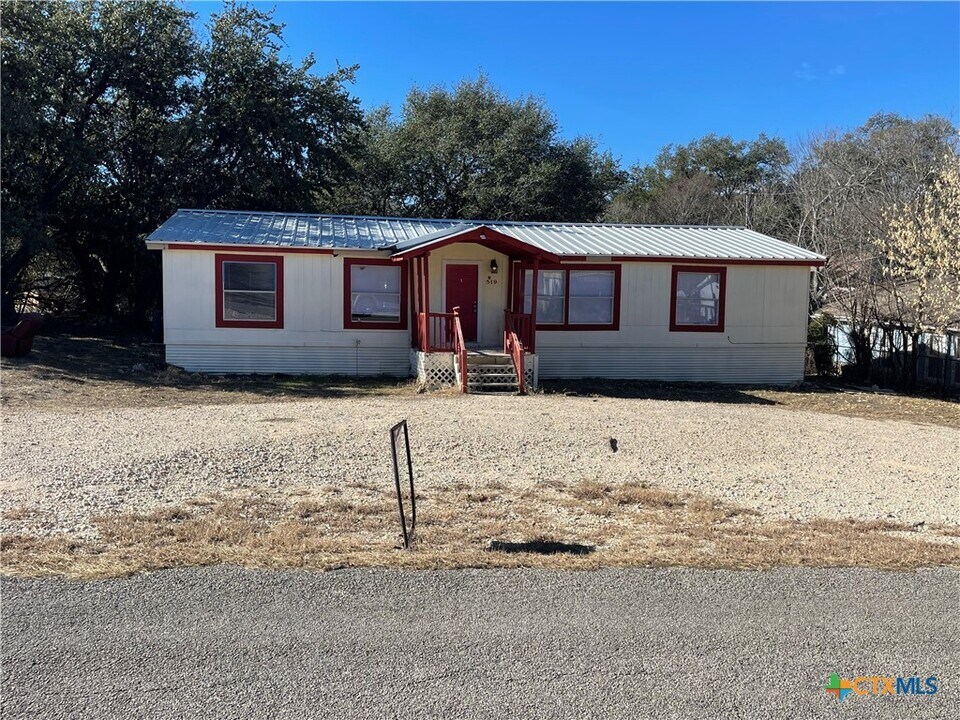 519 Royal Oak Dr in New Braunfels, TX - Building Photo