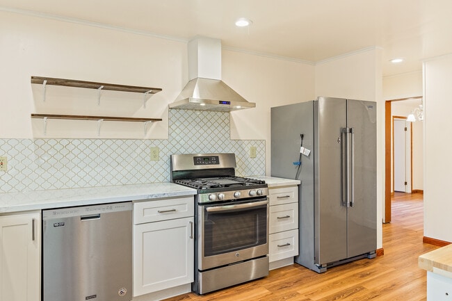 2319 N 145th St in Seattle, WA - Building Photo - Building Photo