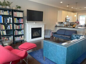 342 Dorchester St, Unit 3 in Boston, MA - Building Photo - Building Photo
