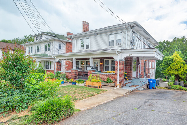 247 Riverview Dr in Asheville, NC - Building Photo - Building Photo