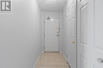 32 Tannery St in Mississauga, ON - Building Photo - Building Photo