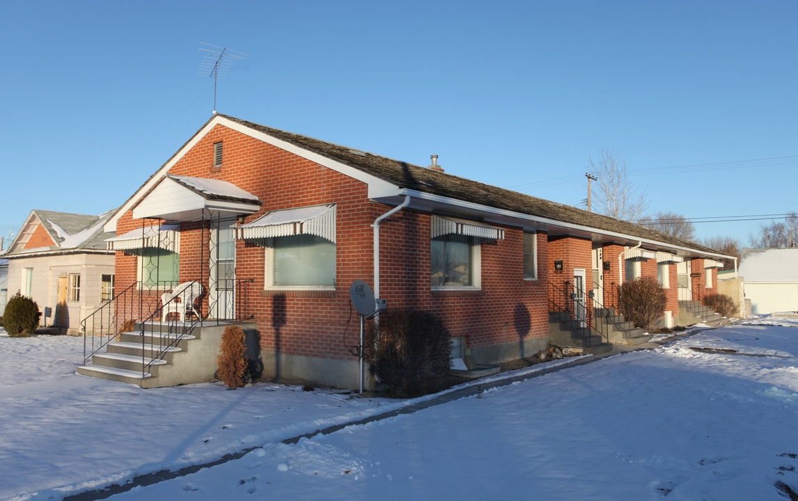 102-114 E 17th St in Burley, ID - Foto de edificio