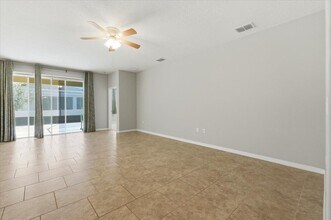145 Waterside Cir in Winter Haven, FL - Foto de edificio - Building Photo